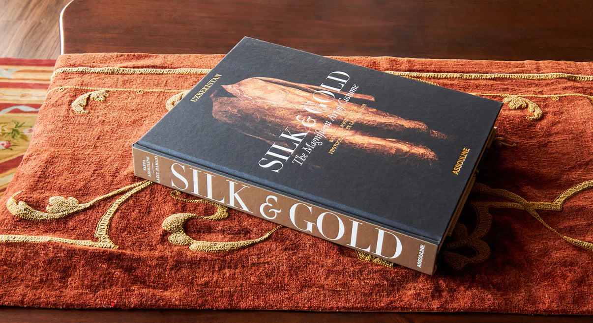 Coffee table book UZBEKISTAN SILK & GOLD: THE MAGNIFICENT ART OF COSTUME