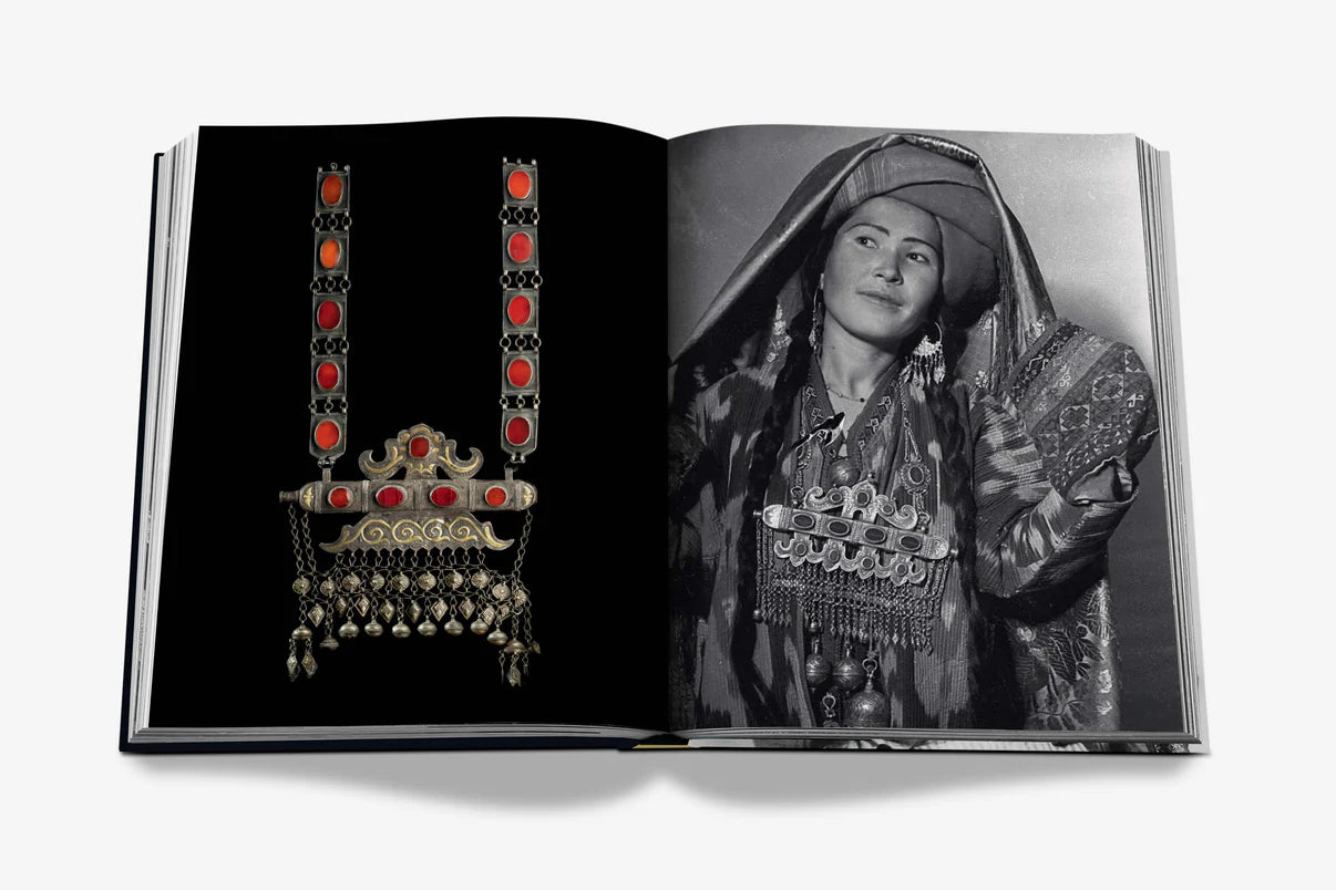 Coffee table book UZBEKISTAN SILK & GOLD: THE MAGNIFICENT ART OF COSTUME