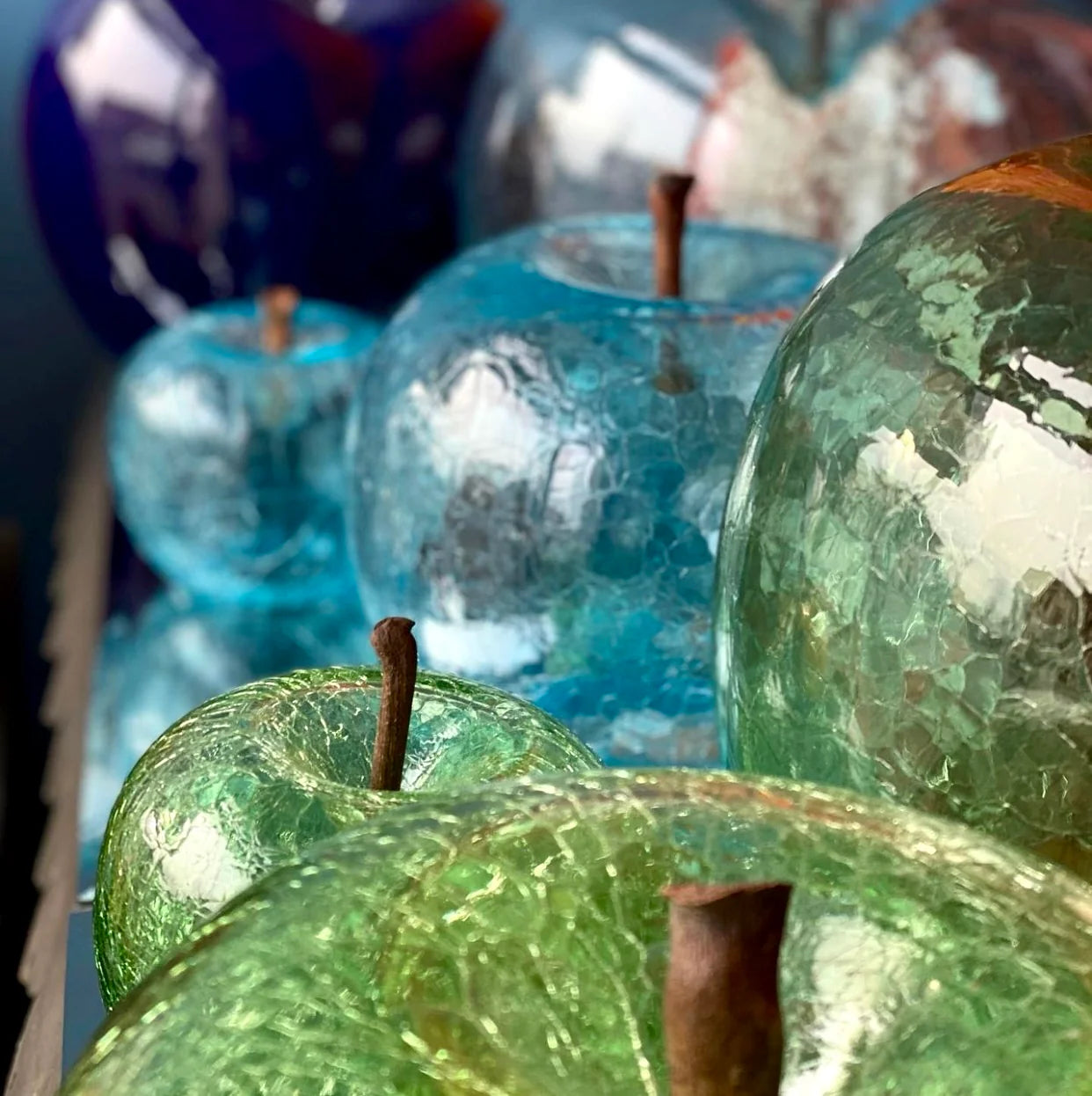 Crackled glass apple Emerald large