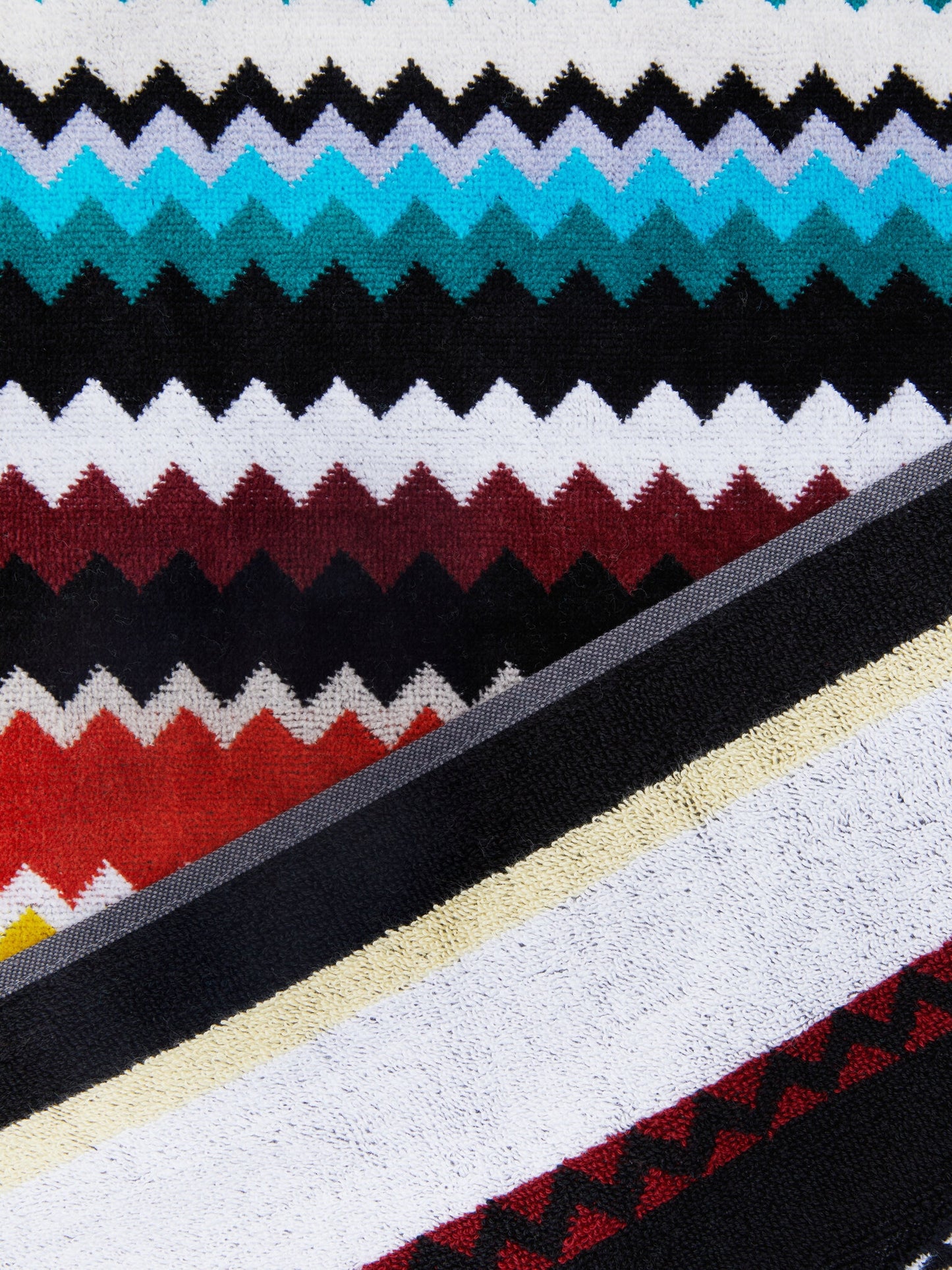 Curt 100x180 cm beach towel in zigzag cotton terry cloth