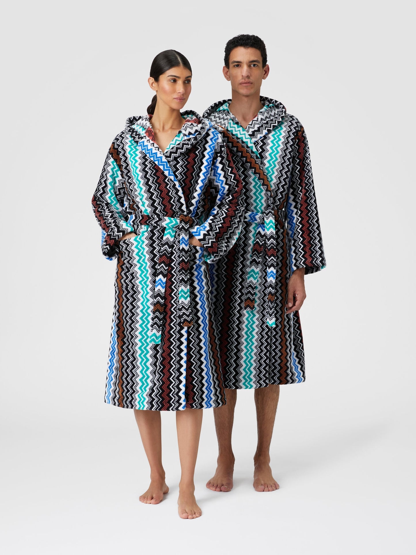 Neoclassic bathrobe in cotton terry with zigzag pattern