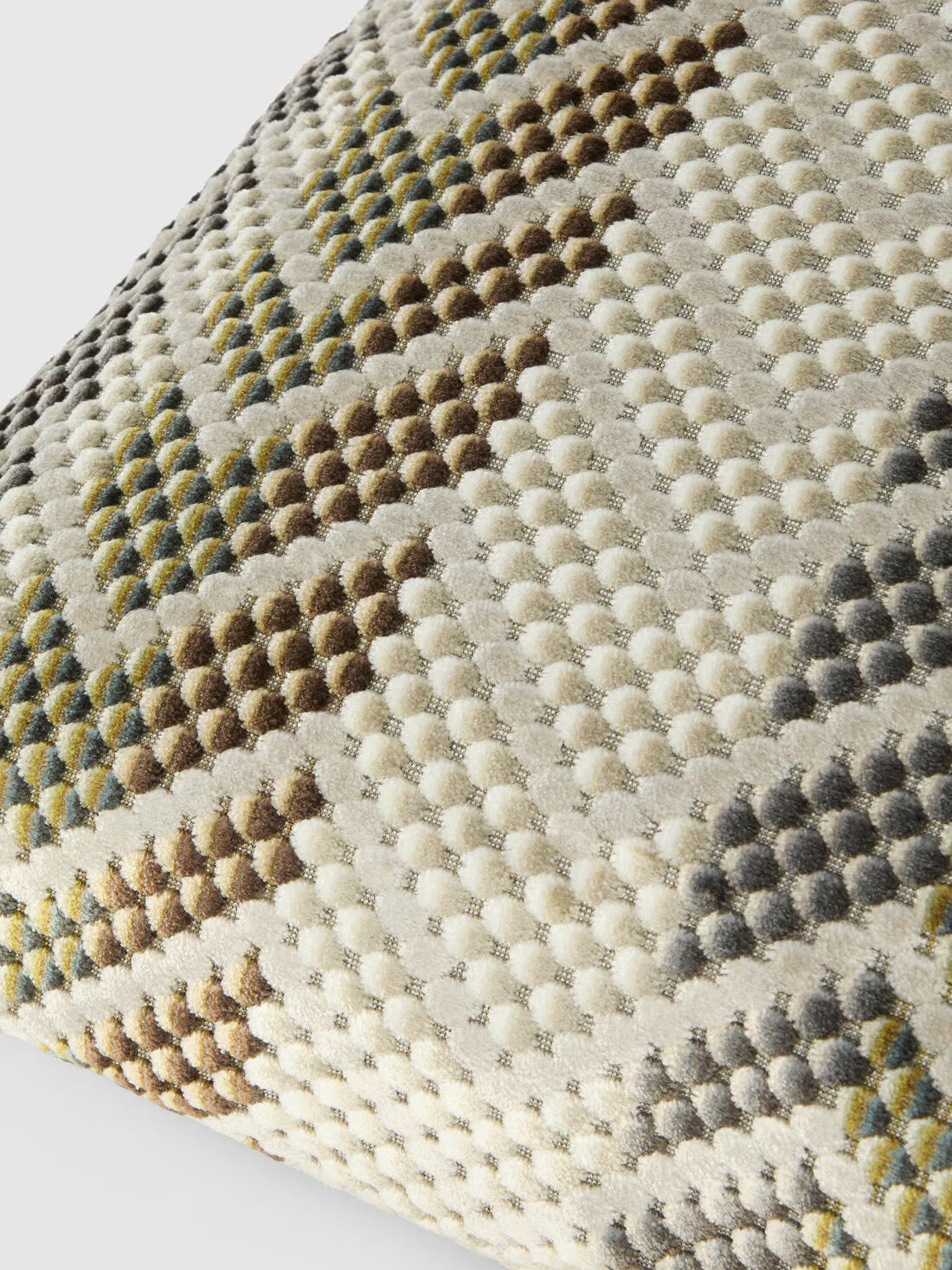 Squame viscose-blend cushion 60x60 cm