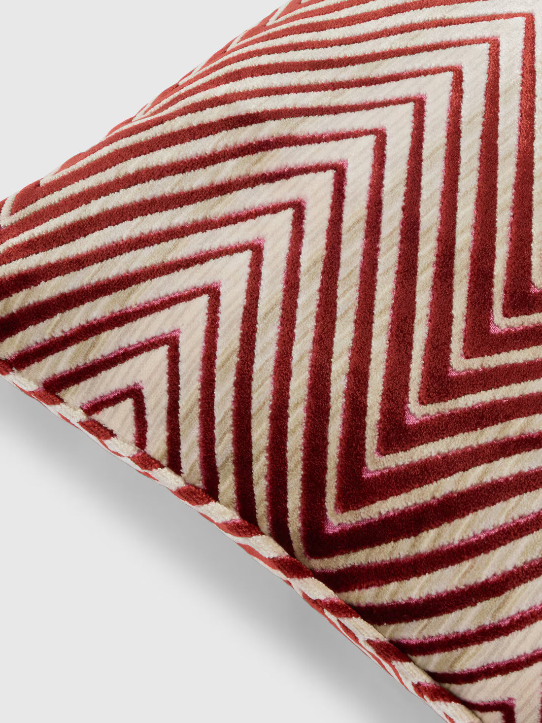 Ziggy 40x40 cm viscose blend zigzag cushion