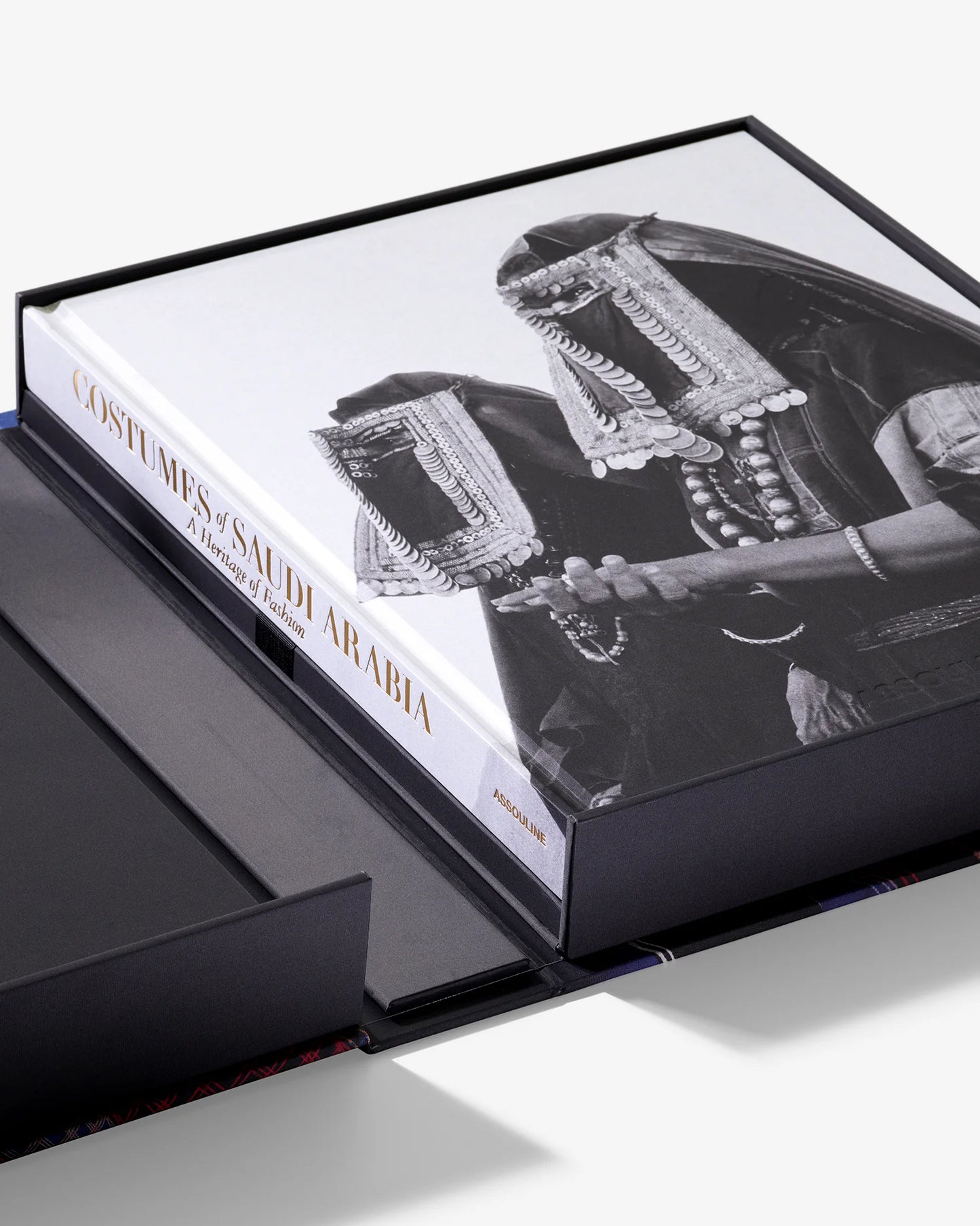 Costumes of Saudia Arabia, A Heritage of Fashion