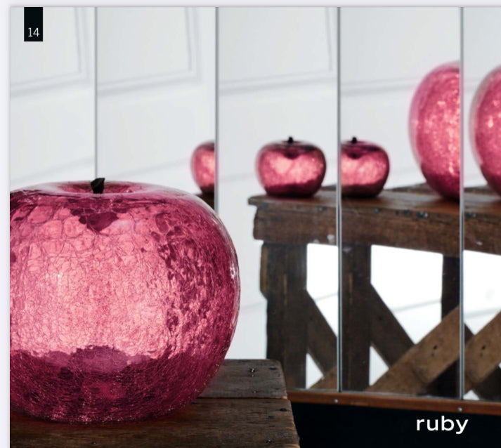 Crackled glass apple Ruby large