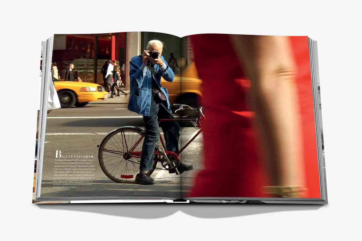 FIFTH AVENUE: 200 YEARS OF STORIES AND LEGENDS
