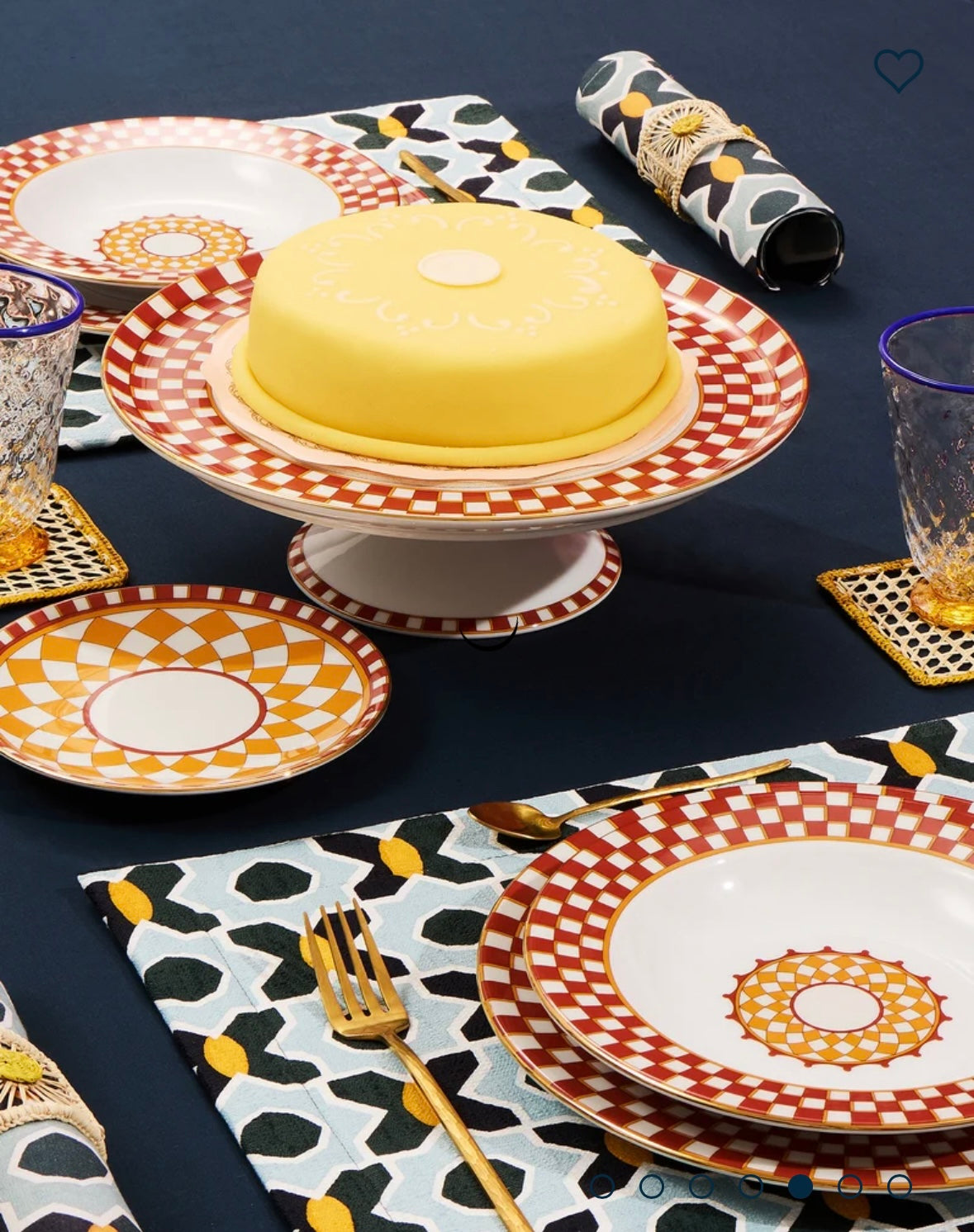 Apollo Brick in Porcelain Cake Stand