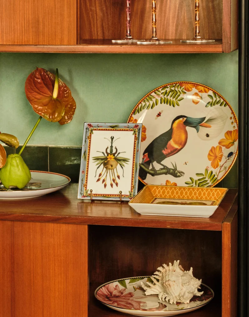 Trinket Tray Leafbug Light Blue in Porcelain