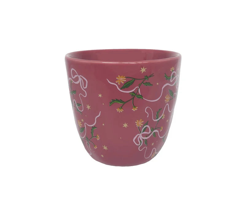 M letter cup