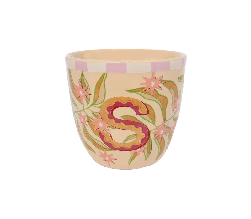 S letter cup